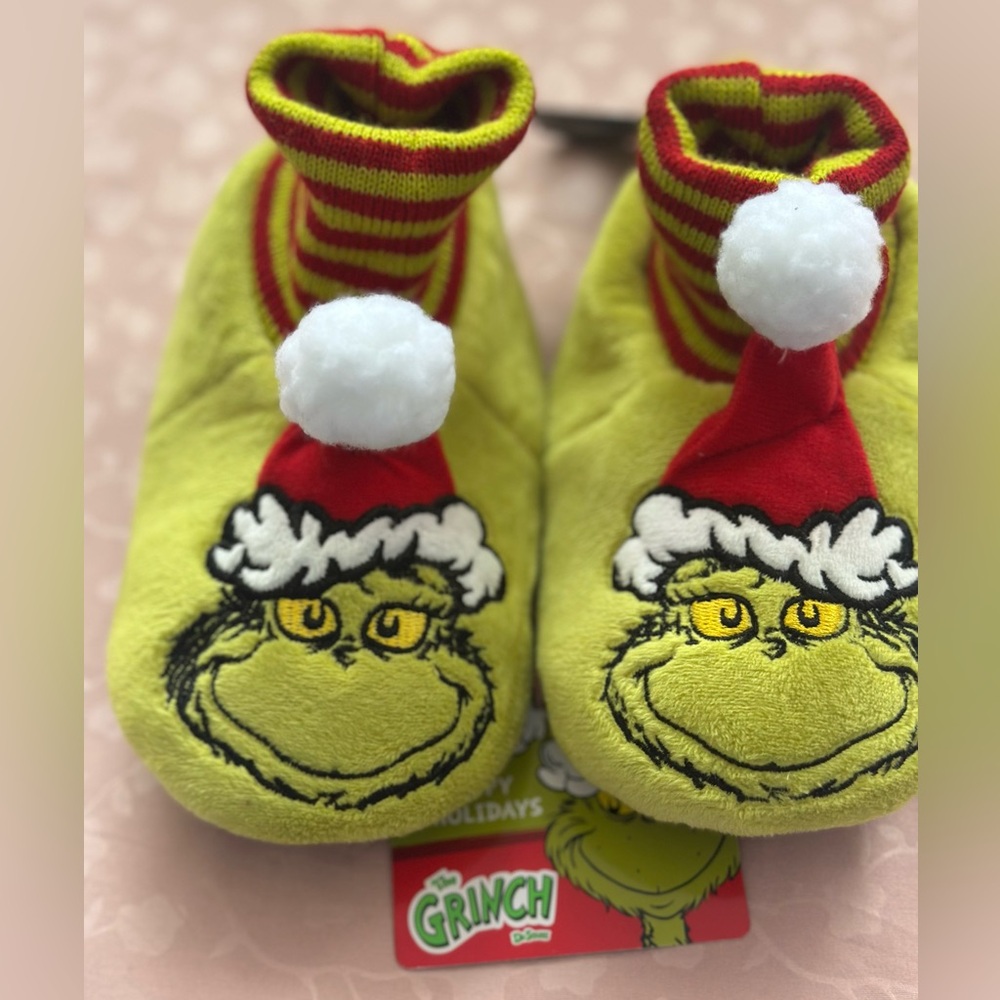 🆕The Grinch Kid Sock Slippers